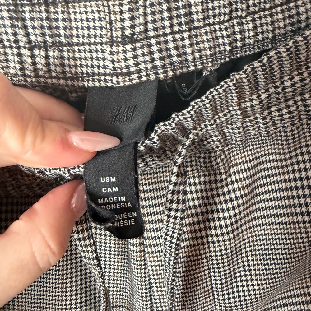 Gray Plaid Drawstring Men’s Pants - Picture 4 of 6